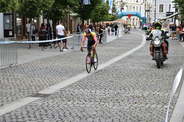 更是一位卓 更是一位卓